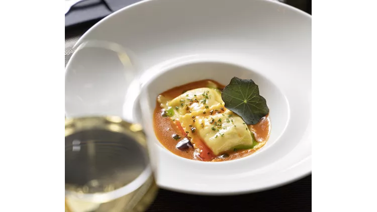 Η καρδιά του Αγίου Βαλεντίνου χτυπά στο Plaza Café του NJV Athens Plaza