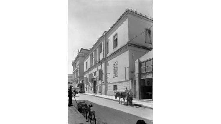 Το κτήριο την εποχή της ακμής του - ελληνικό ωδείο