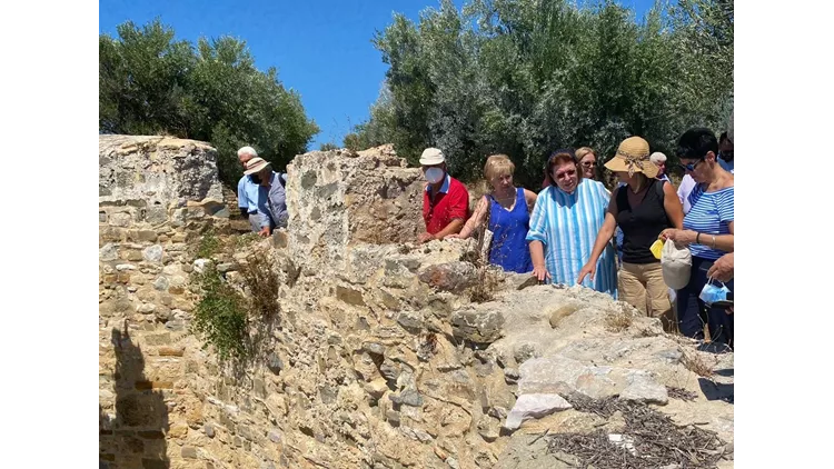 Αυτοψία της Λίνας Μενδώνη στο Κάστρο Κορώνης