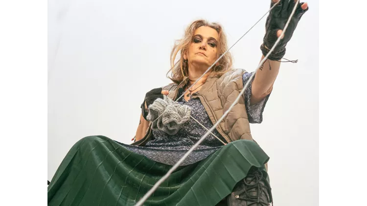 Παράσταση Μαμά Φρικιό, Ντάριο Φο, Φεστιβάλ Off Off Athens Θέατρο Επι Κολωνώ, Εβίτα Μπαζάκου, Ελισσαίος Βλάχος