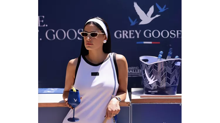 Grey Goose - Χριστίνα Μπόμπα