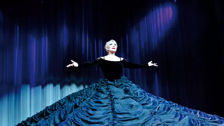 Η Μαρινέλλα συναντά τη Βέμπο 