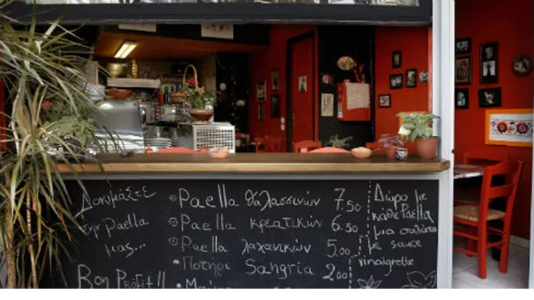 «Paella Barcelona»: μια σπανιόλικη γωνιά στο Κολωνάκι