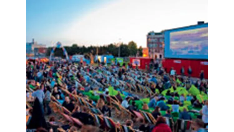 Πιάσαμε σεζλόνγκ στα open air cine-festivals της Ευρώπης 