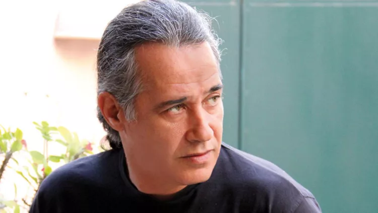 O Παντελής Θαλασσινός μας μιλάει με αφορμή τη συναυλία στο Θέατρο Βράχων