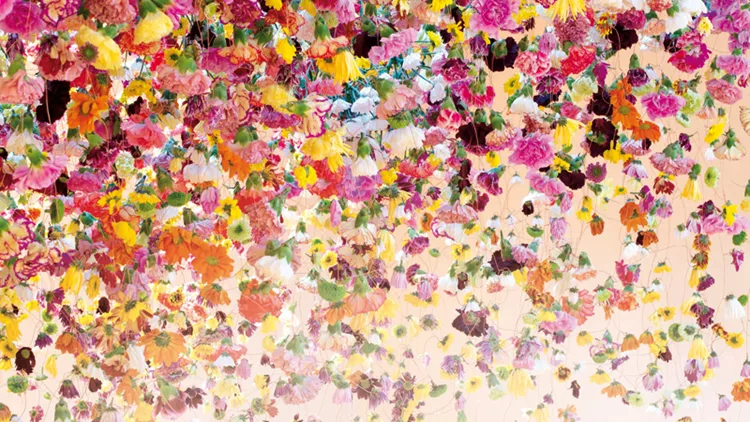 11.000 λουλούδια στο φουαγιέ της Στέγης