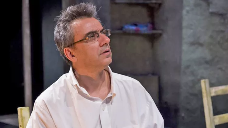 Νίκος Διαμαντής: «Το θέατρο προτάσσει την αλληλεγγύη και την παρηγοριά»