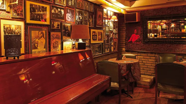 13 ιστορικά μπαρ της Αθήνας