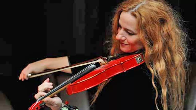 Ευανθία Ρεμπούτσικα: Οι μουσικές της στο Gazarte