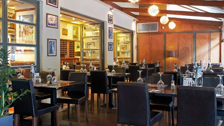 Agora Select: Ψαγμένη οικειότητα μεσημέρι-βράδυ