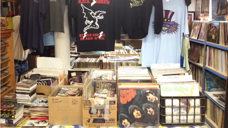 Vinyl bazaar στο "An Club"