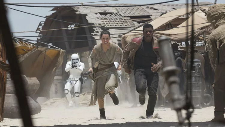 Το «Star Wars: Η Δύναμη που Ξυπνά» σπάει κάθε ρεκόρ στο box office