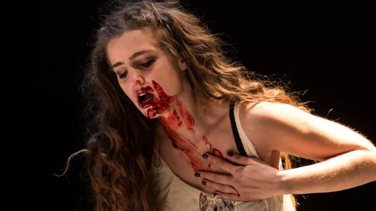 «Δεσποινίς Τζούλια» με 50% έκπτωση