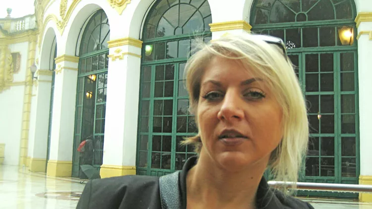 Στέλλα Κάλτσου:  Η Ελληνίδα που φωτίζει την Όπερα του Χονγκ Κονγκ