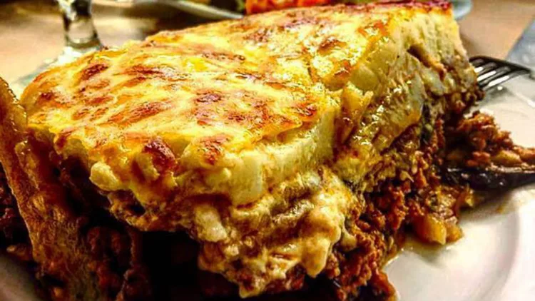 «Ubarlucky»: Από γεμιστά και μουσακά μέχρι... ποτό 