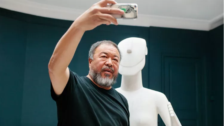 Ai Weiwei: «Σέβομαι την Ελλάδα και τη στάση της στο προσφυγικό» 