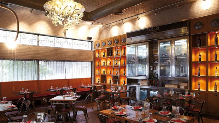 Στο «Bar.B.Q» με το αθηνόραμα Club