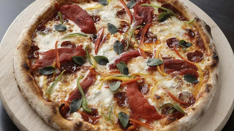 Pizza and Burgers σε γκουρμέ ρότα