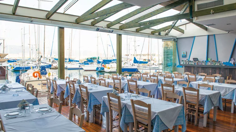 Γεύση Πειραιά με το αθηνόραμα Club