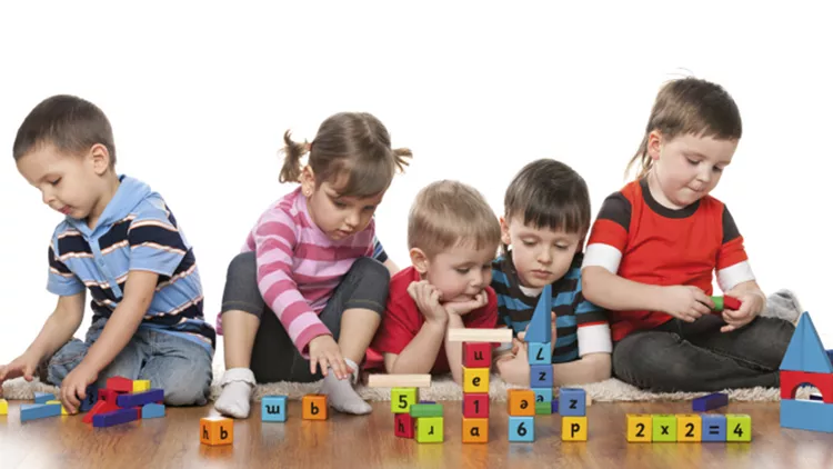 Παίζουμε με τα παιδιά 