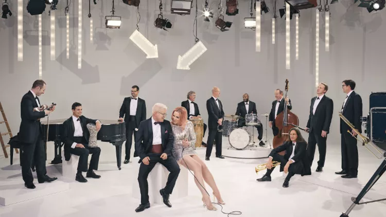 Pink Martini: Lounge break