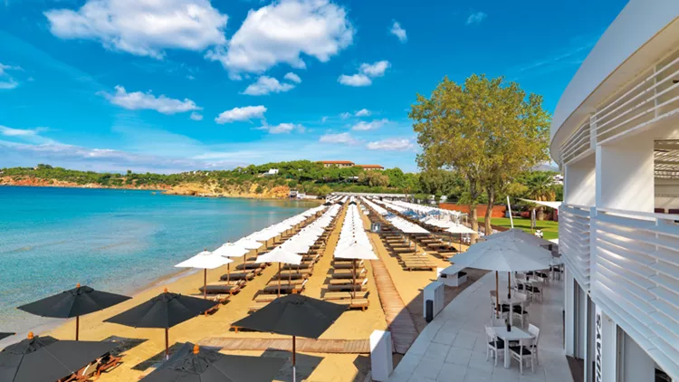 8 βουτιές στις οργανωμένες πλαζ της Αττικής Ριβιέρας