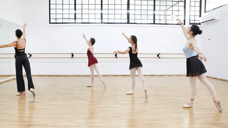 Θοδωρής Πανάς/ Σχολή Χορού Αθηνών: Έτοιμοι για summer dancing;