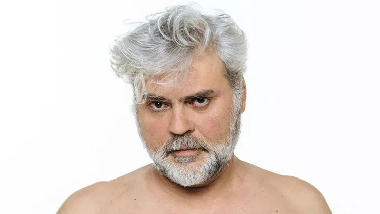 Κάνουμε τον Νίκο Καραθάνο φύλλο και φτερό