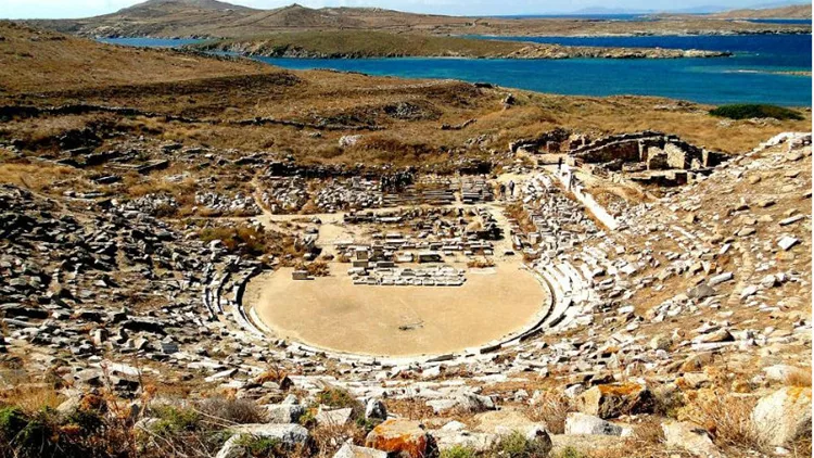 Ανοίγει έπειτα από δύο χιλιετίες το Αρχαίο Θέατρο της Δήλου