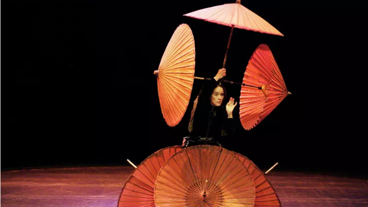 «Αόρατο τσίρκο» με την κόρη του Τσάπλιν στο Παλλάς