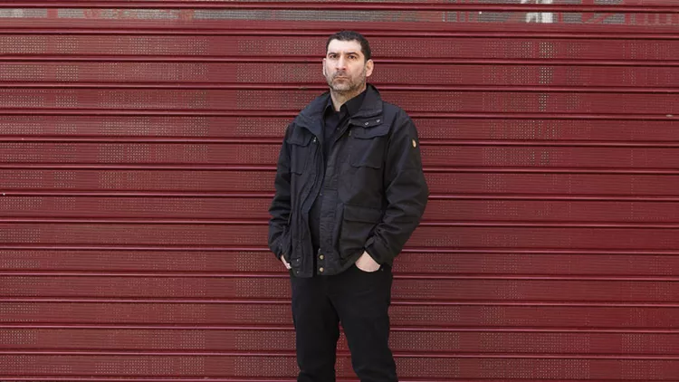 Γιάννης Οικονομίδης: Ο κινηματογραφιστής που αγαπάει το θέατρο