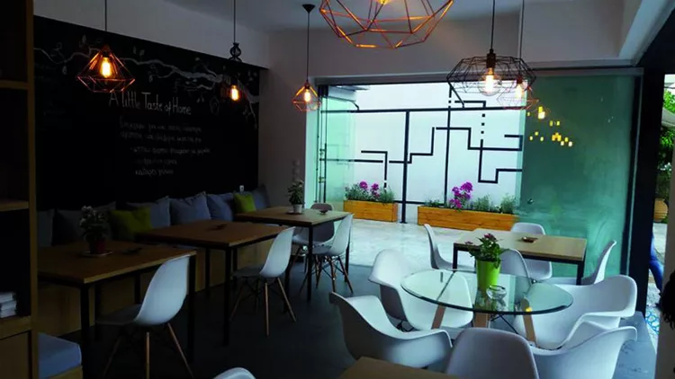 «A little taste of home»: Τρώγοντας σε μια γωνιά του κόσμου