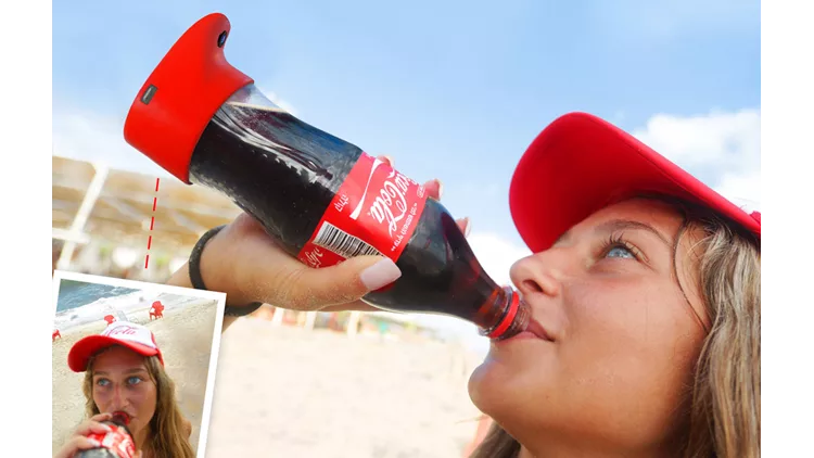 Θήκη-κάμερα για... σέλφιζ από την Coca Cola