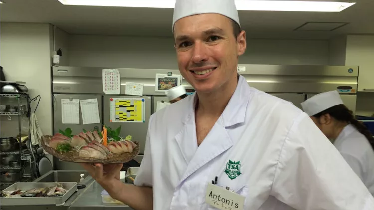 Ο Αντώνης Δρακουλαράκος του «Sushimou» μέσα στους 100 καλύτερους σεφ του κόσμου 