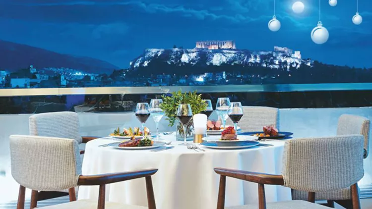 «Αbove» & «Fos» στο «Wyndham Grand Athens»