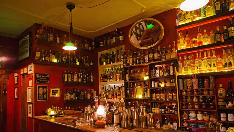 4 ευρωπαϊκά bar δημιουργούν δυνατές drinking τάσεις