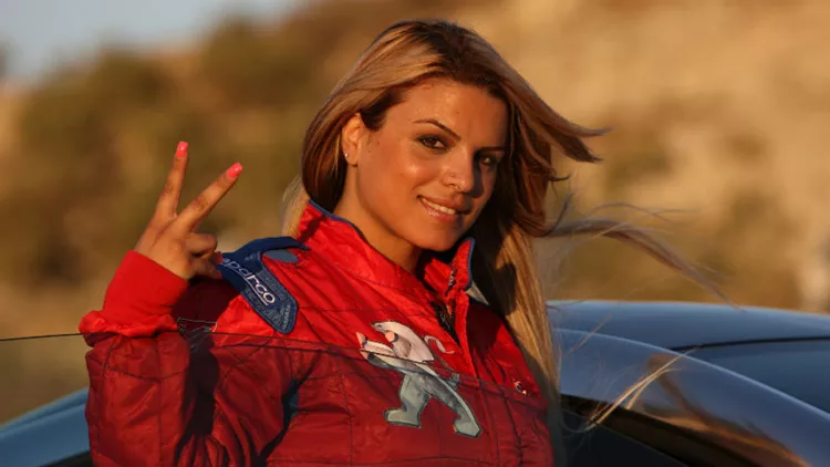 Γυναίκες που ξεπερνούν τα όρια στο Exile