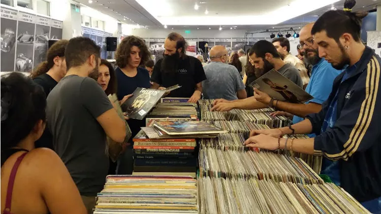 Η ώρα του Vinyl is Back!