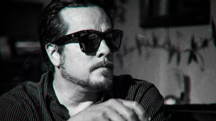 H Ροκ αύρα της ερήμου που ακούει στο όνομα John Garcia