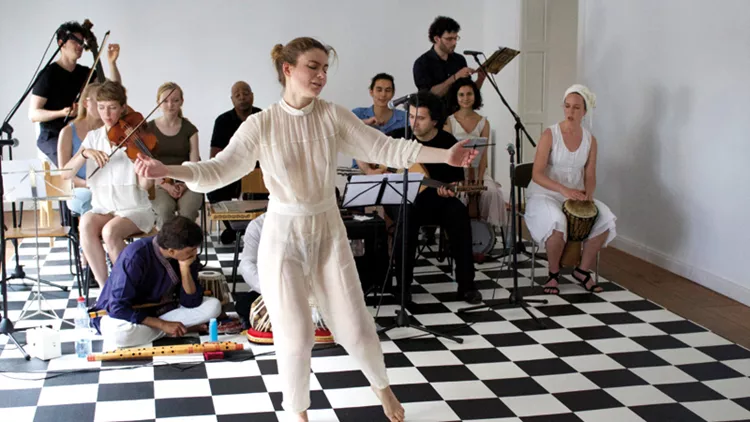 4 εικαστικά highlights παράλληλα με τη documenta14