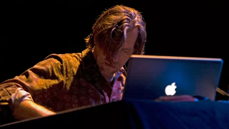 Μία ακόμα συναυλία για τον Christian Fennesz