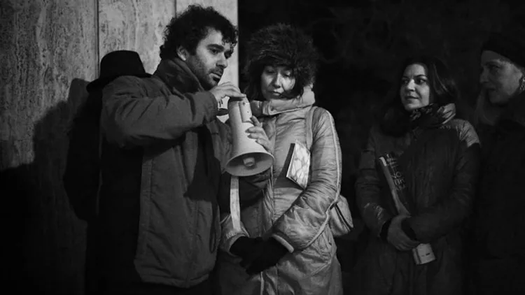 Μια street-performance βγάζει τους θεατές βόλτα στην Αρχελάου!