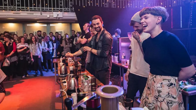 Λάτρεις του καφέ, παρουσιαστείτε!