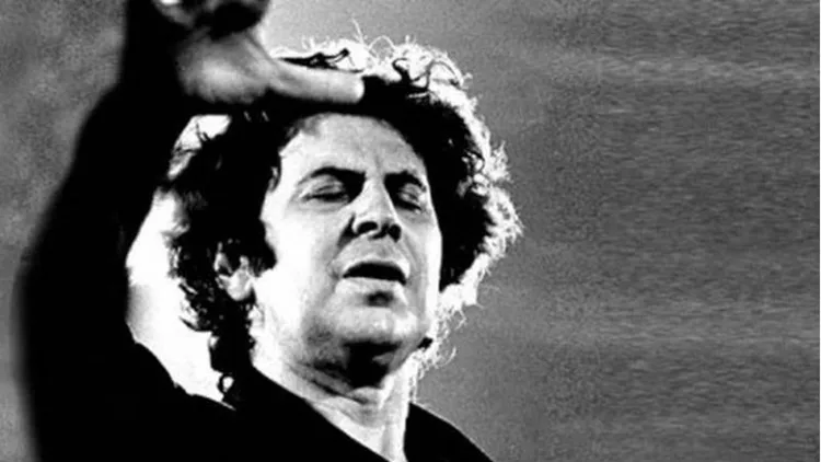 Σαράντα χιλιάδες φωνές για τον Μίκη!