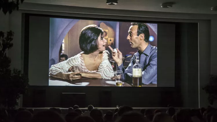 Σαν παλιό θερινό σινεμά των Σπετσών