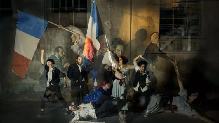 Η Γαλλική Επανάσταση αναβιώνει στο Παλαιό Ελαιουργείο. Μόνο που τη λένε «Λουιζέττα»!