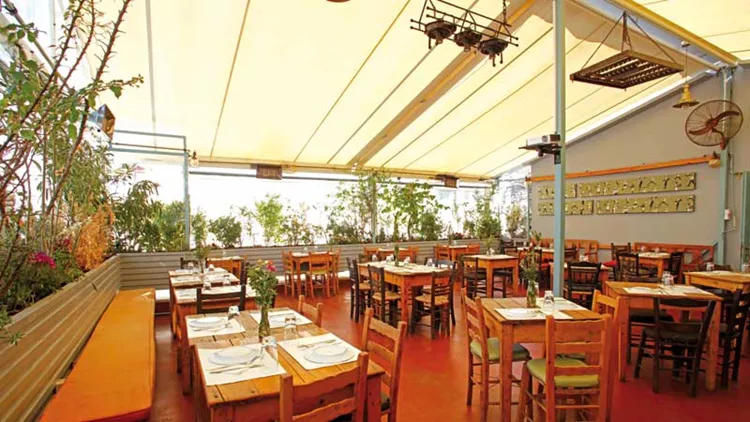 Μυστικές γεύσεις και... βωβός κινηματογράφος στο «Μystic»