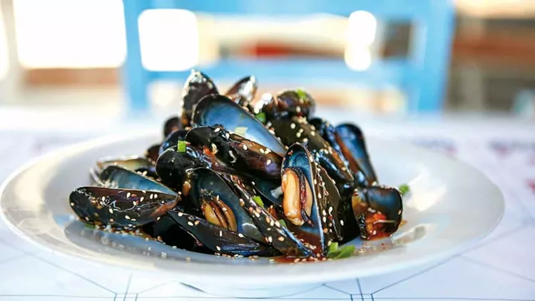 Ψαροφαγία με άποψη στην Ανάβυσσο και στο Λαύριο