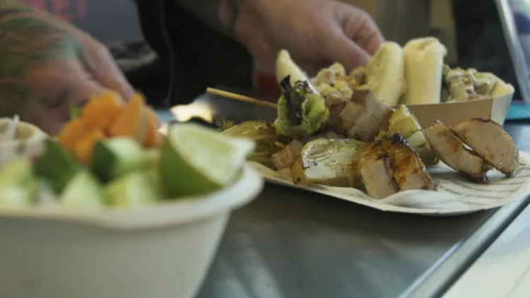 To 2o Athens Food Market συνεχίζεται