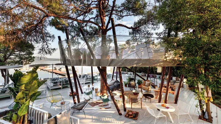 Τρεις σπουδαίοι σεφ στο «Treehouse» για καλό σκοπό